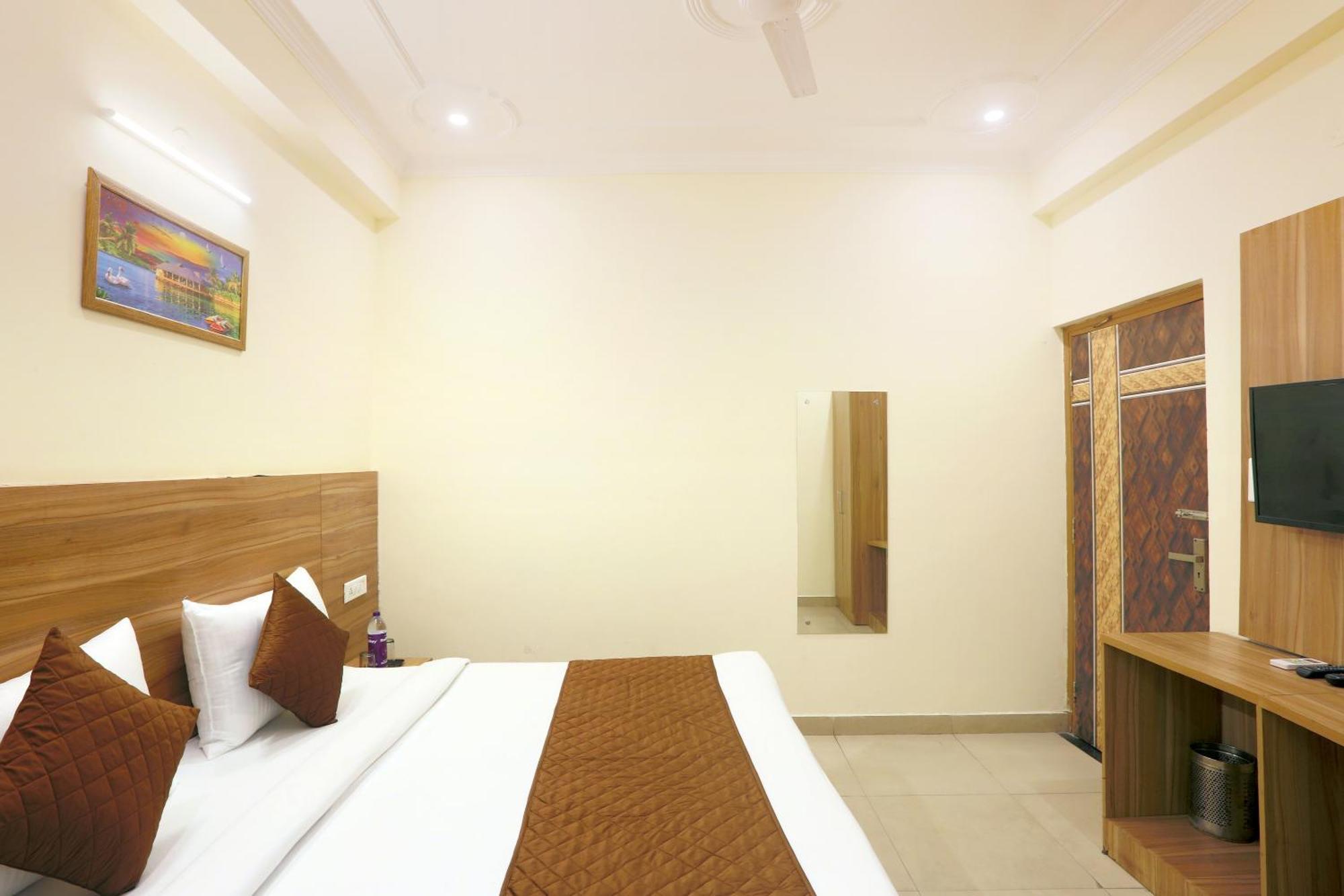 Hotel Lemon Suites & Banquet Noida Sector 62 Exterior foto