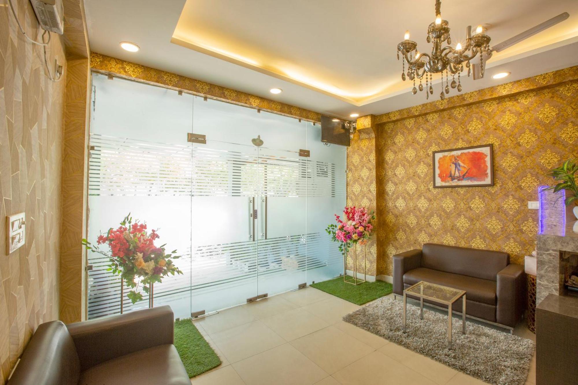Hotel Lemon Suites & Banquet Noida Sector 62 Exterior foto